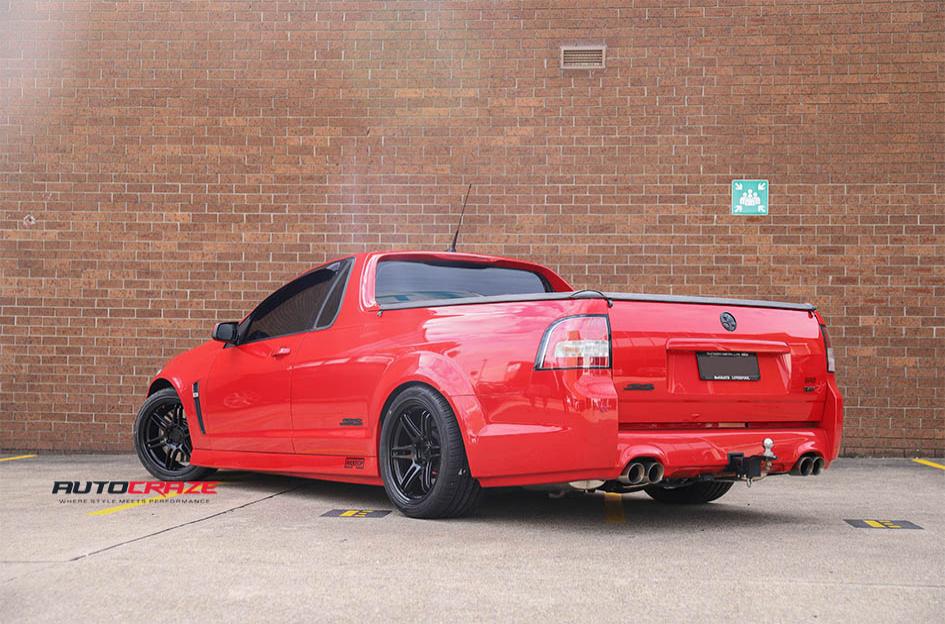 HOLDEN-COMMODORE-SF01-SATIN-BLACK
